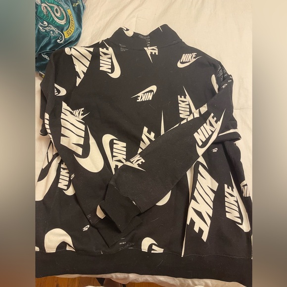 Worn only once. Size L. Nike zip up sweater. - Picture 2 of 3